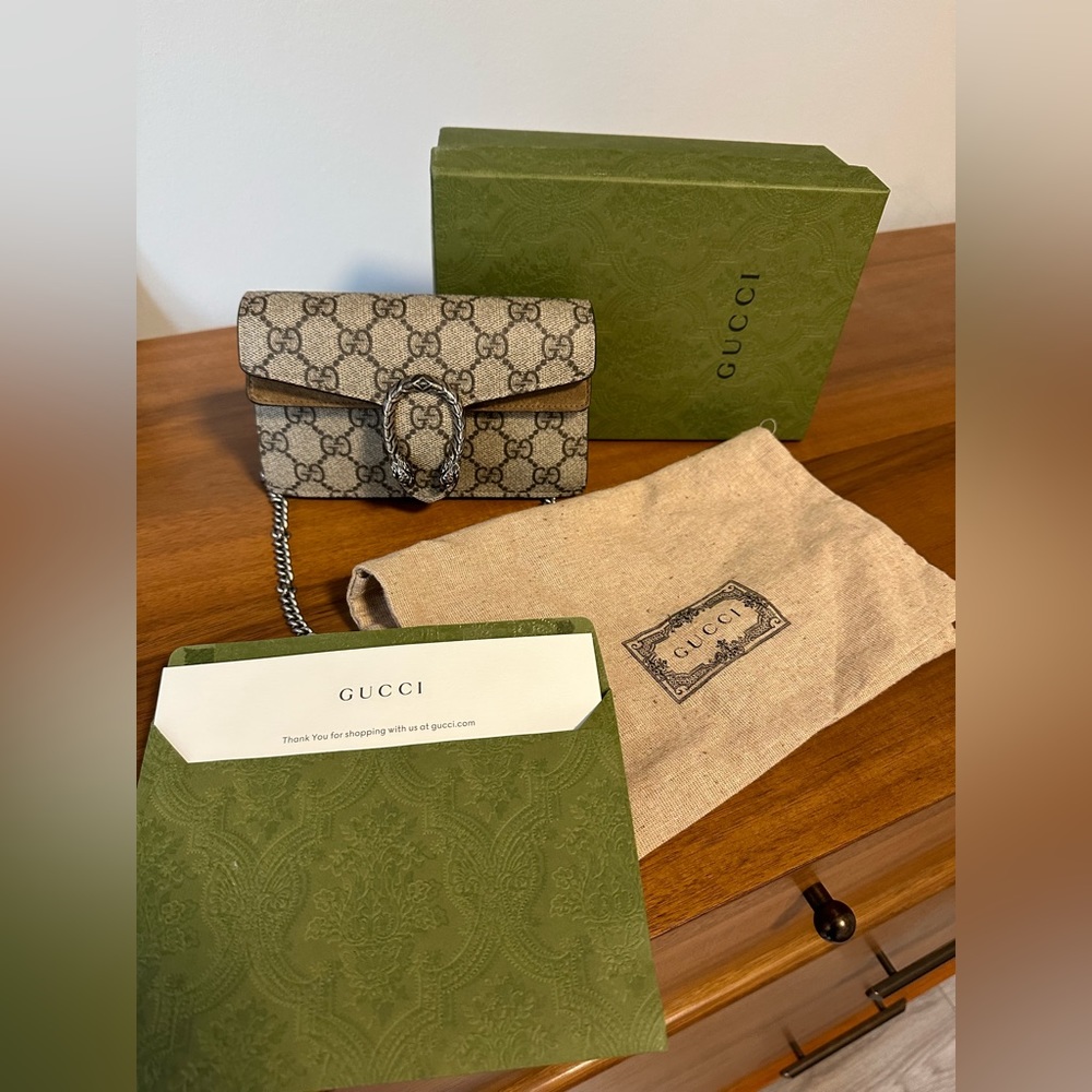 Gucci Dionysus GG Supreme super mini bag